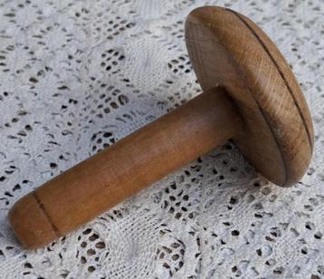 Brocante houten stop paddestoel  beschikbaar voor biedingen