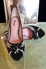 FIORUCCI Italië, dames pump, donker blauw-wit, mt 38., Blauw, Nieuw, Ophalen of Verzenden, Schoenen met hoge hakken