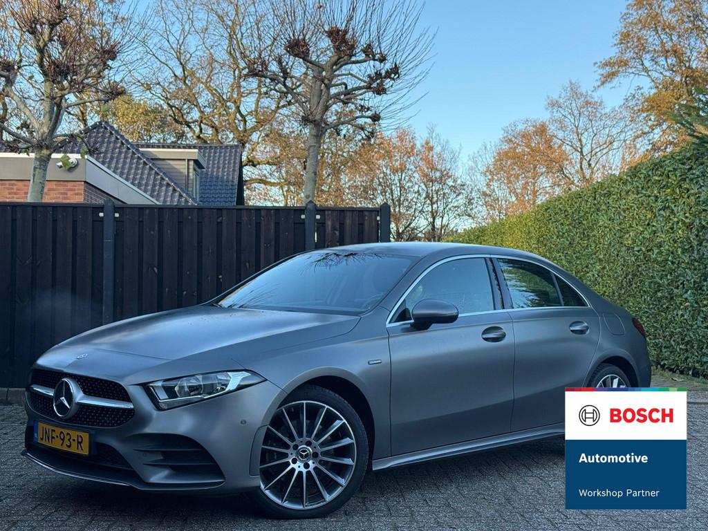 Mercedes-Benz A-klasse 250 e AMG Line, Auto's, Stof, Gebruikt, Euro 6, 4 cilinders