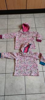 2x Supermooie Handmade truien maat 128, Ophalen of Verzenden, Zo goed als nieuw, Meisje, Trui of Vest