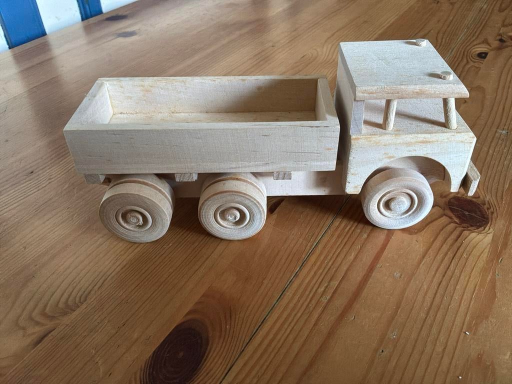 Nieuwe houten vrachtauto om zelf te versieren, Kinderen en Baby's, Speelgoed | Houten speelgoed, Ophalen of Verzenden, Nieuw, Duw- of Trekspeelgoed