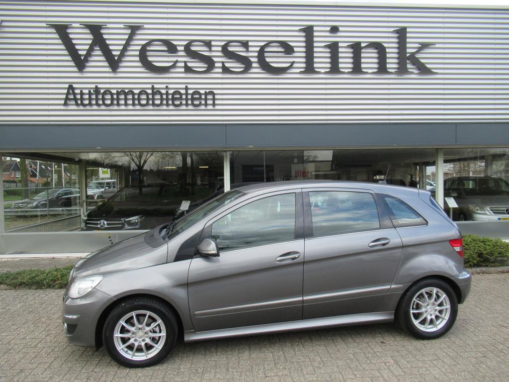 Mercedes-Benz B-Klasse 200 Automaat/Trekhaak (bj 2009), Gebruikt, Zwart, 4 cilinders, Stoelverwarming
