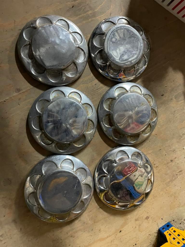 Toyota corolla ke20 wieldoppen gebruikt, Ophalen of Verzenden, Zo goed als nieuw