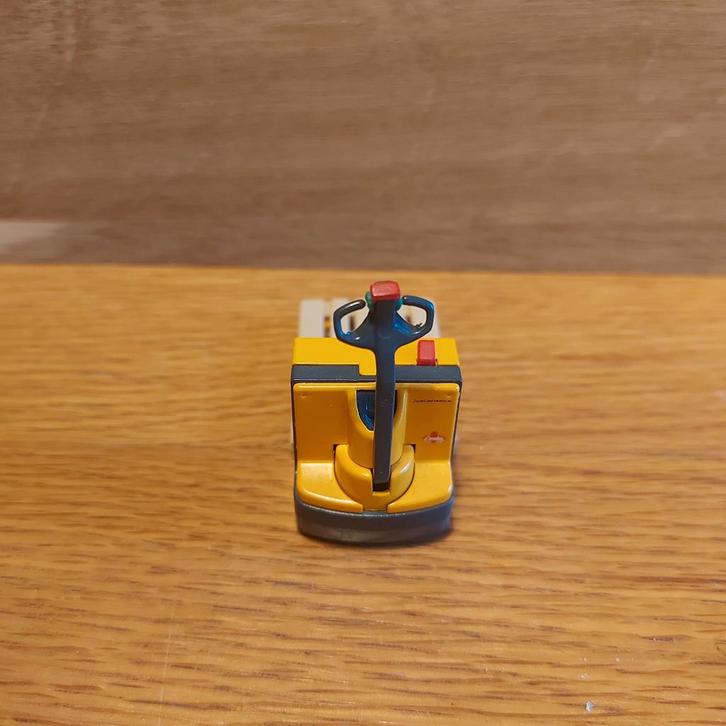 Jungheinrich pompwagen miniatuur model met pallet, Hobby en Vrije tijd, Modelbouw | Auto's en Voertuigen, Zo goed als nieuw, Ophalen of Verzenden