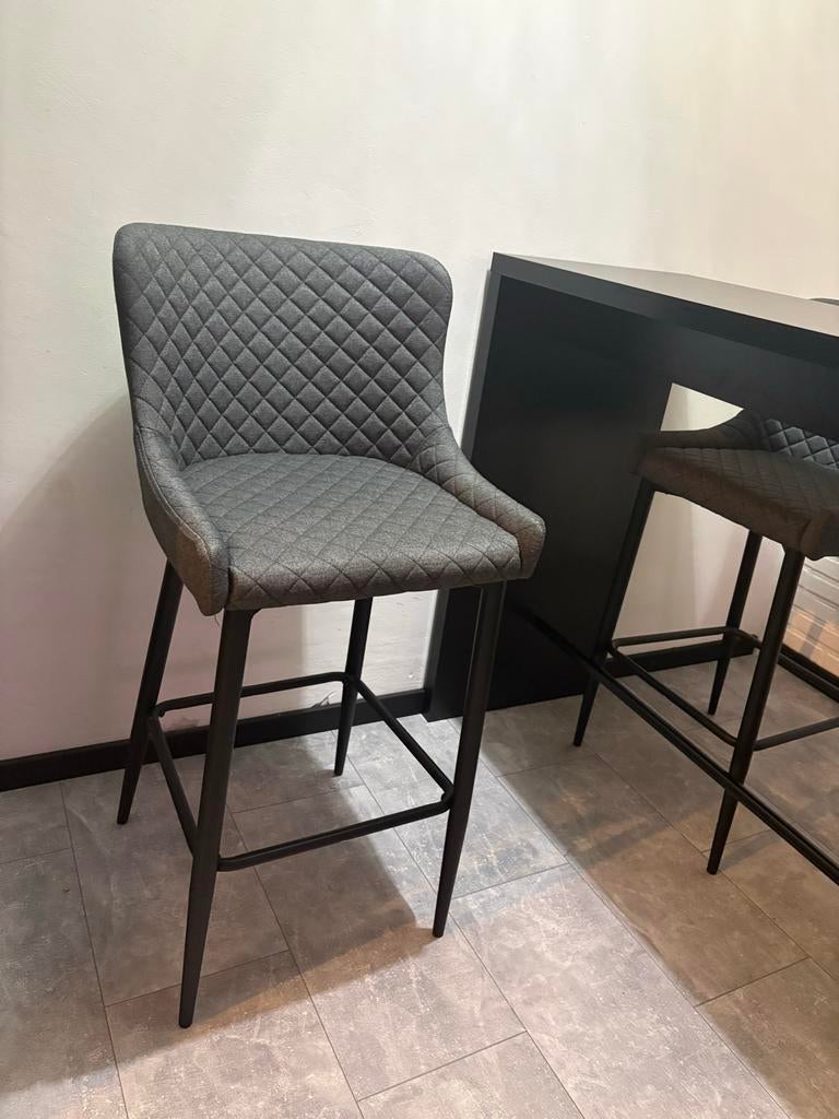 Bartafel met twee barkrukken, Ophalen, Met voetsteun, Zo goed als nieuw, 90 cm of meer