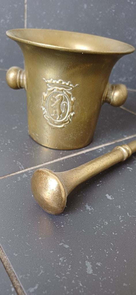 Dit is een antieke messing vijzel met stamper., Antiek en Kunst, Antiek | Koper en Brons, Ophalen of Verzenden, Koper