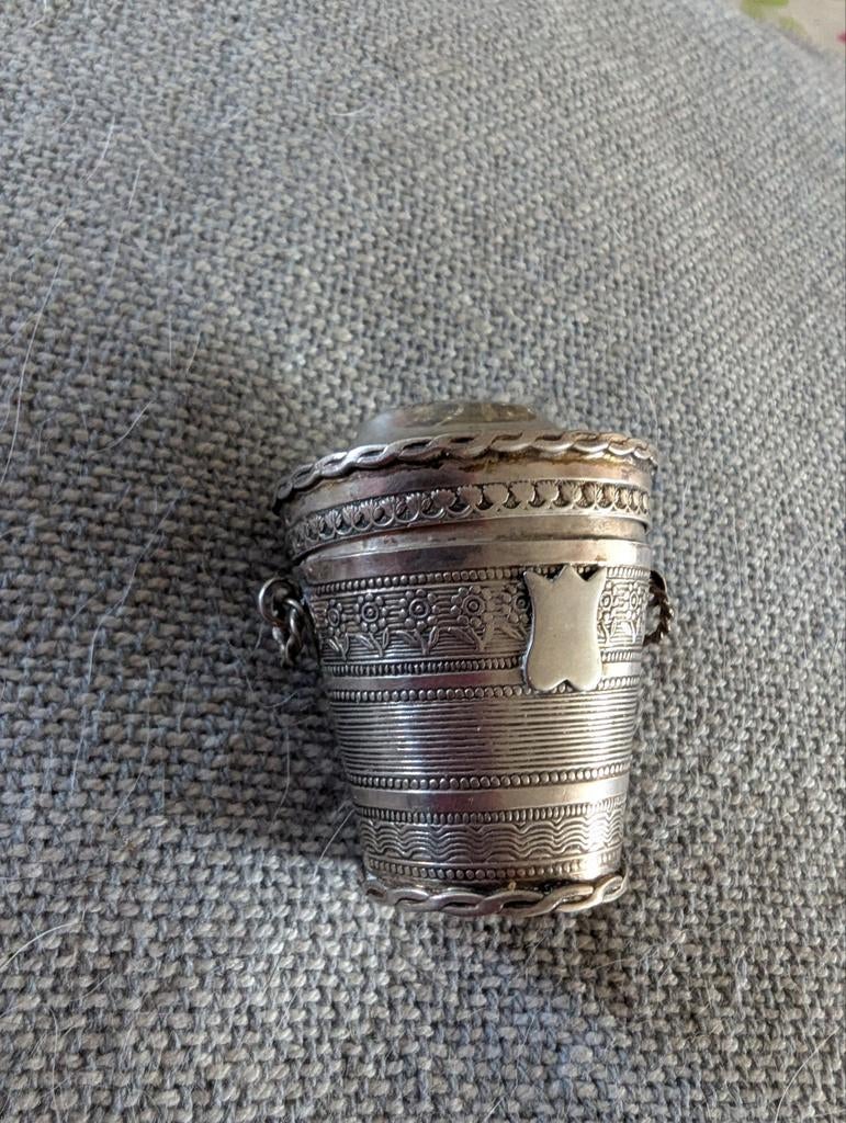 Antiek Zilveren doosje , 
lodereindoosje, Ophalen of Verzenden, Zilver