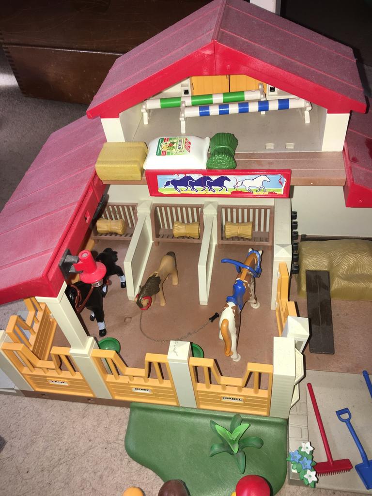 Playmobil manege set volledig, Ophalen of Verzenden, Zo goed als nieuw
