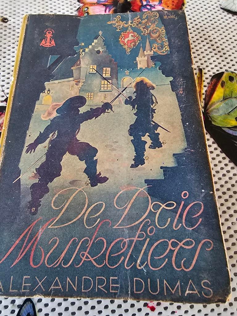 De Drie Musketiers - Alexandre Dumas (Anker-Boekenclub), Ophalen of Verzenden