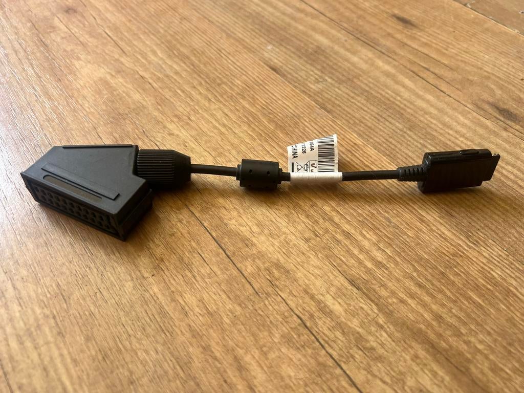 Samsung TV - RGB SCART converter (BN39-01154A), Ophalen of Verzenden, Gebruikt, Minder dan 2 meter, Scartkabel