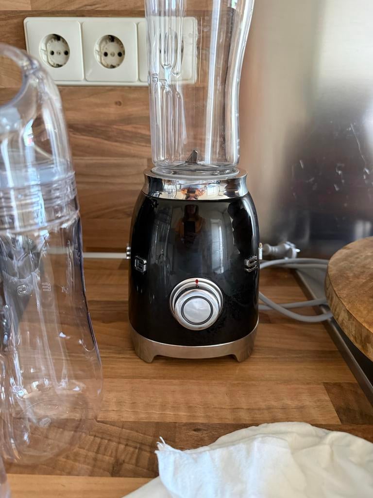 Smeg Blender to go - Zwart 2 flessen met dop in hoes, Ophalen of Verzenden, Zo goed als nieuw, Blender to go