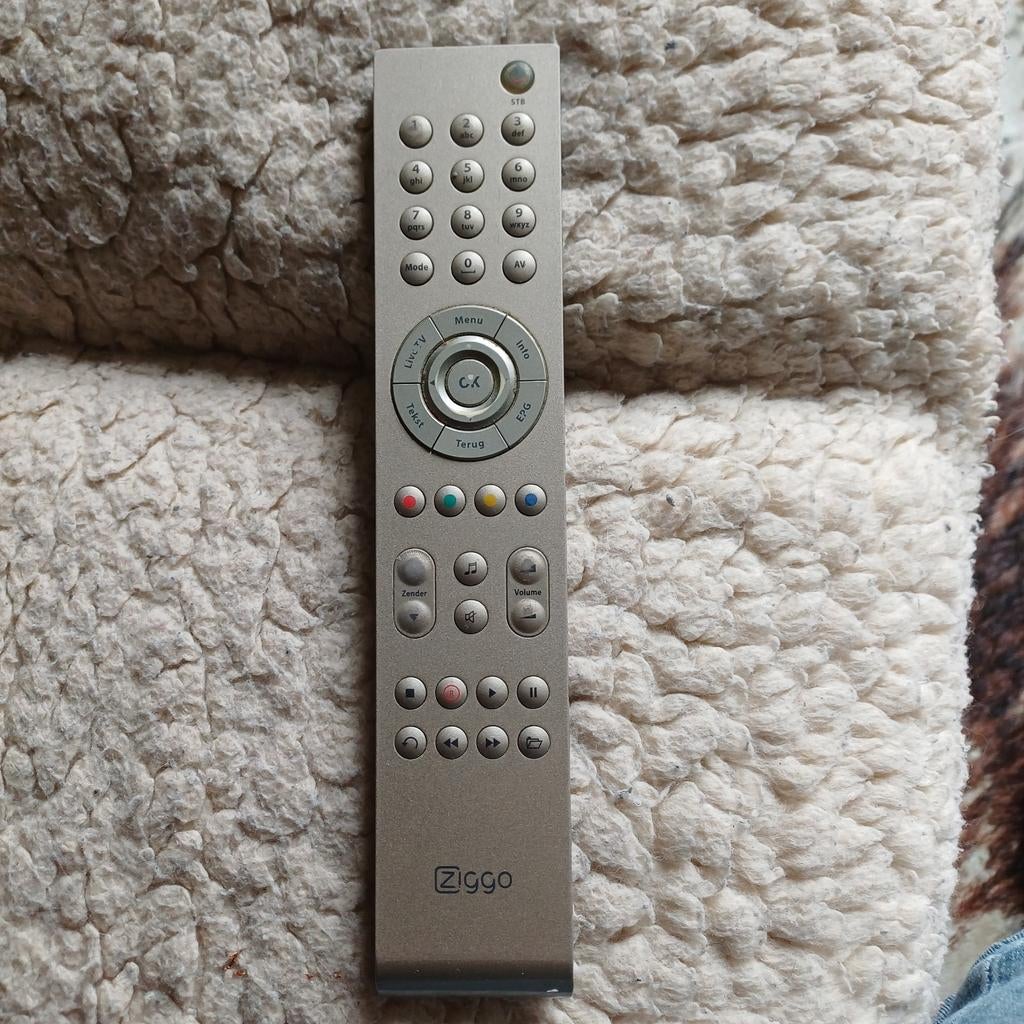 Ziggo Afstandsbediening Cisco 8455DVB HD PVR Kabelnetwerk, Ophalen of Verzenden, Gebruikt, Origineel, Mediaspeler