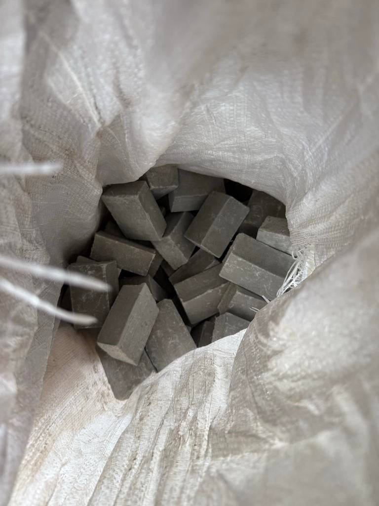 Betonnen afstandhouders 35mm voor wapeningsnetten (ca. 50 st, Doe-het-zelf en Verbouw, Ophalen, Gebruikt