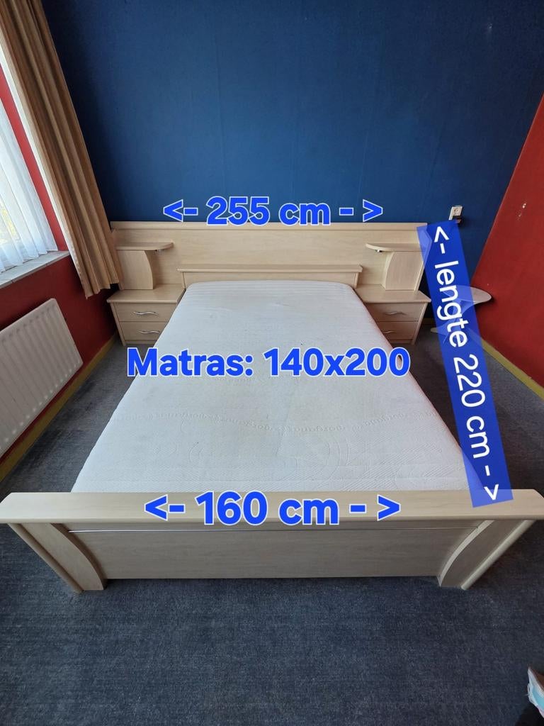 Bed met nachtkastjes en matras 140x200, Ophalen, Gebruikt, Overige kleuren, Tweepersoons