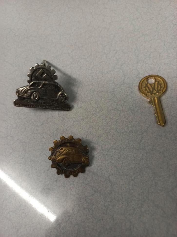 Vw bril, KDF ,Speld, sleutel contact, Verzamelen, Speldjes, Pins en Buttons, Gebruikt, Speldje of Pin, Transport, Ophalen of Verzenden