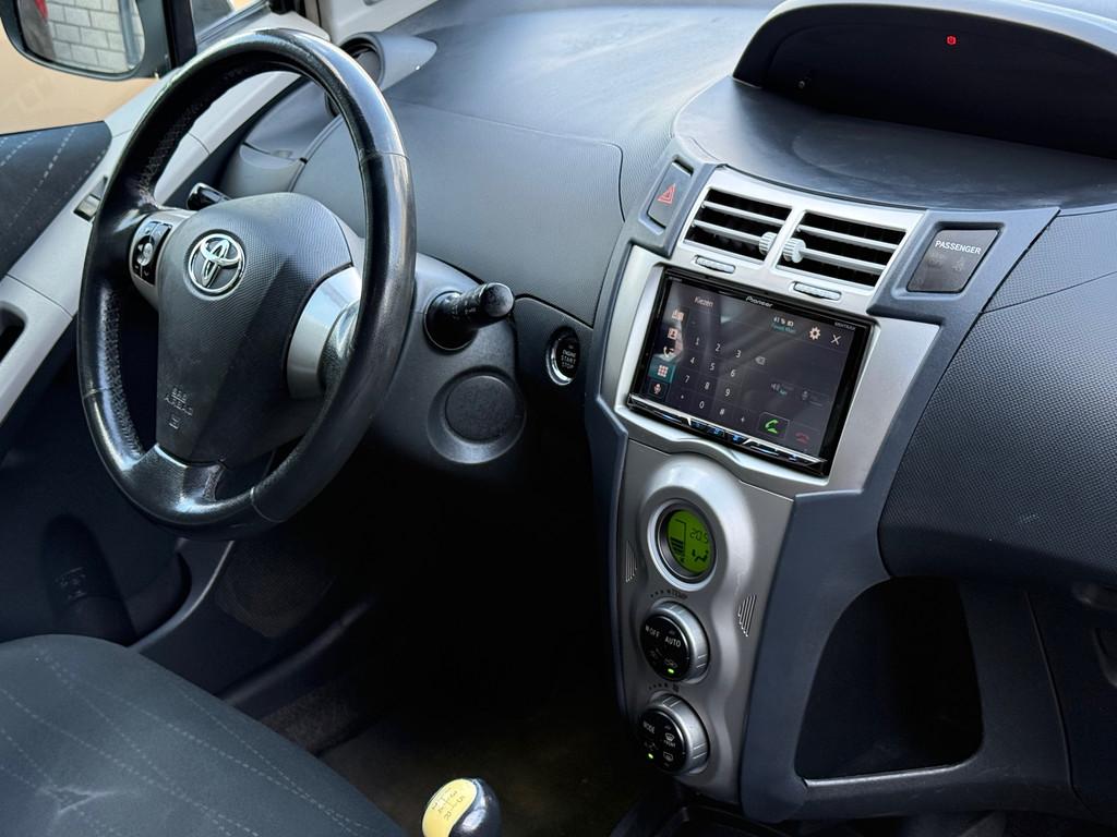 Toyota Yaris 1.3 VVTi Terra Airco 5d Elektrische Ramen Nieuw, Voorwielaandrijving, Stof, 4 cilinders, 995 kg