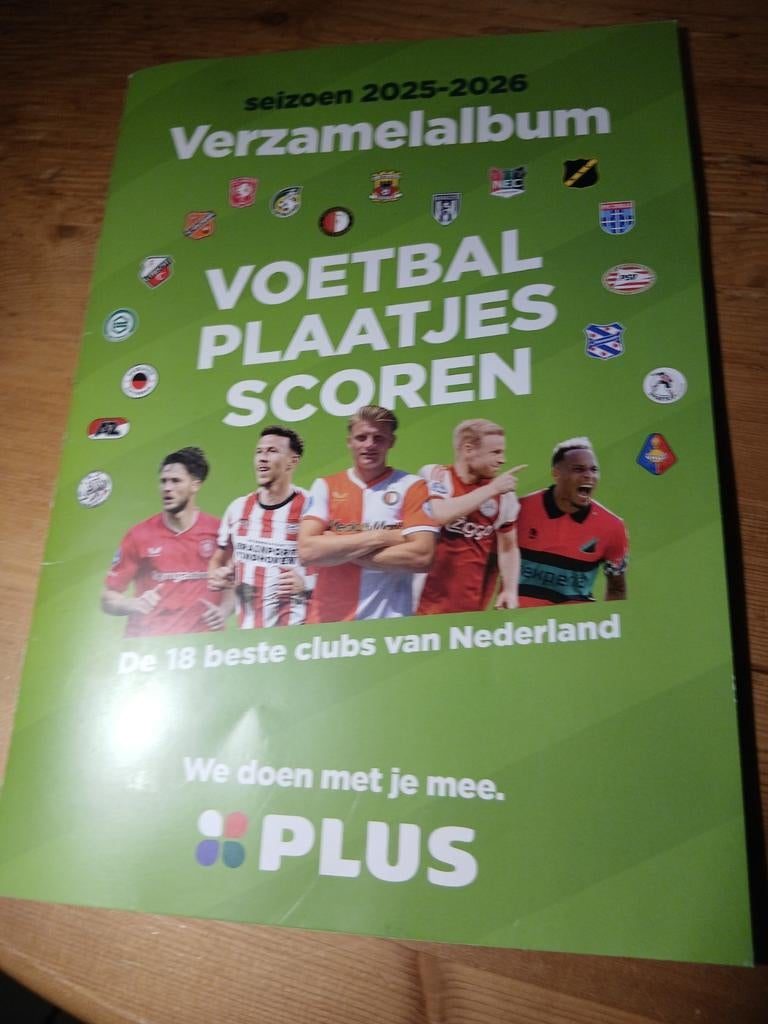 Verzamelalbum 2025-2026 plus voetbalplaatjes scooren, Verzamelen, Plus, Ophalen of Verzenden