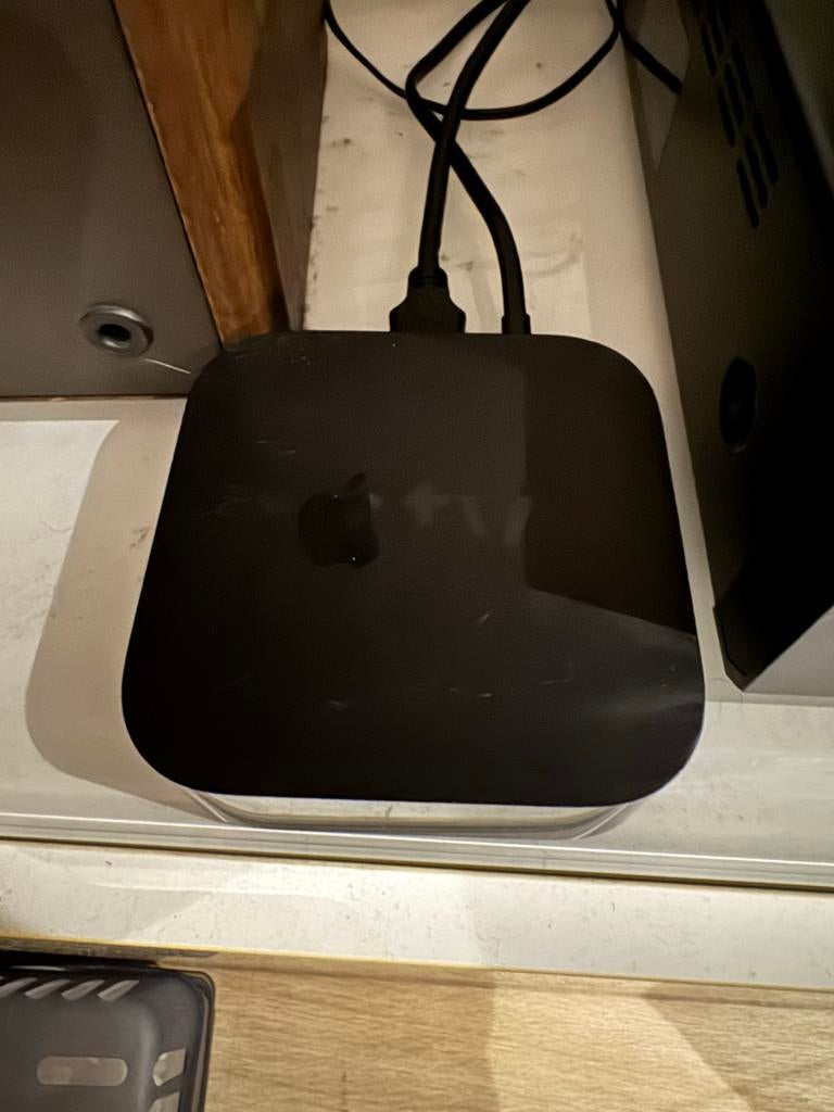 Apple TV 4K Ethernet - Stream in Ultra HD, Ophalen of Verzenden, Gebruikt, HDMI, Minder dan 500 GB