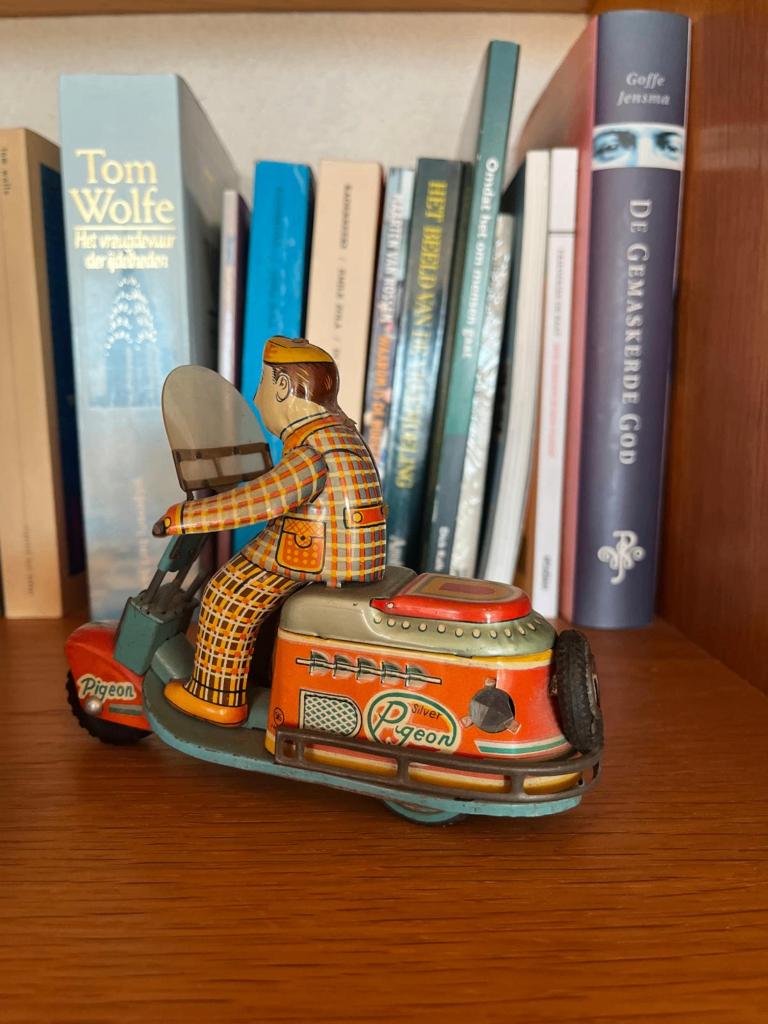 Vintage blikken Silver Pigeon scooter uit Japan, Ophalen