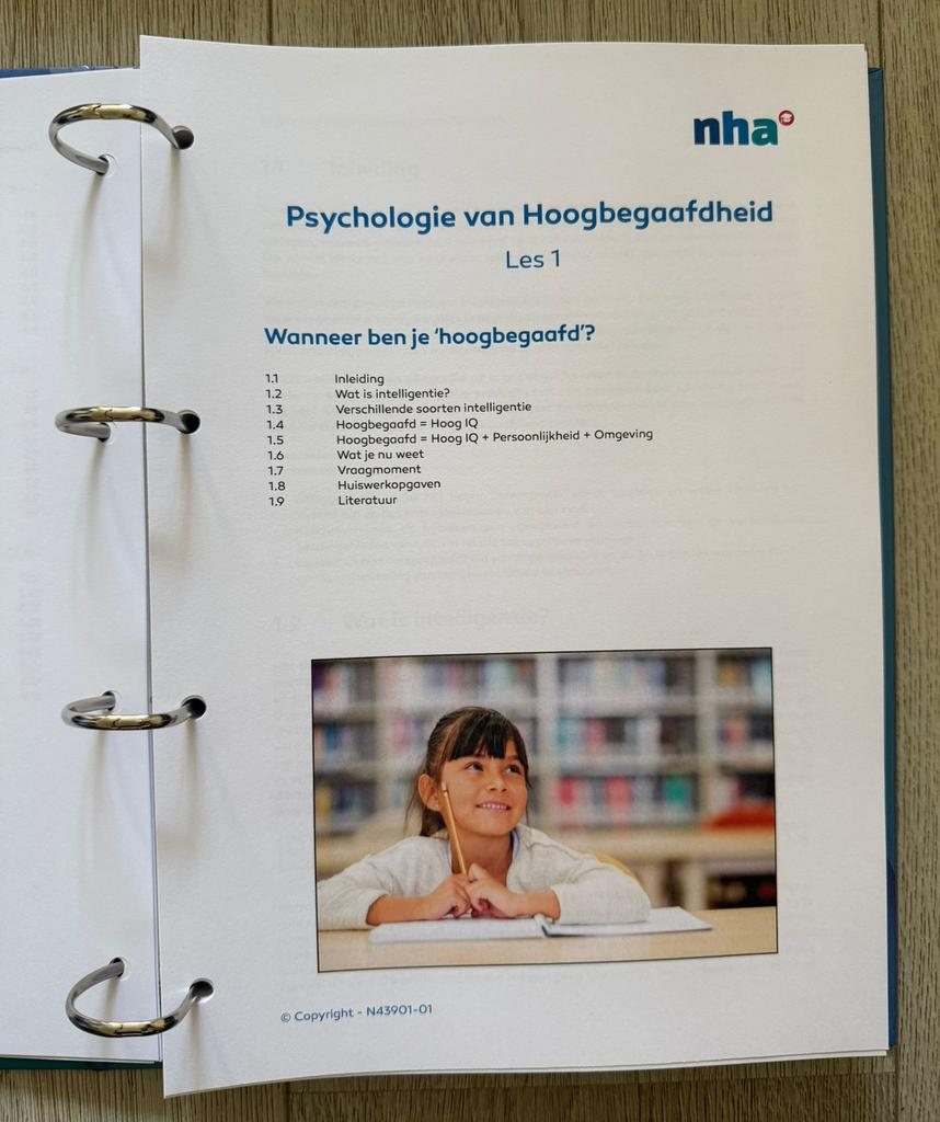 NHA Psychologie van Hoogbegaafdheid Cursusmap – NIEUW, Ophalen of Verzenden, Zo goed als nieuw, Meerdere media