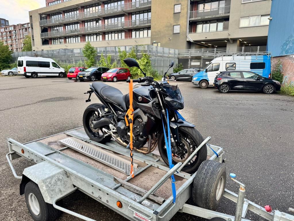 Motor trailer huren motor aanhanger motor ambulance te huur, Ophalen, Zo goed als nieuw