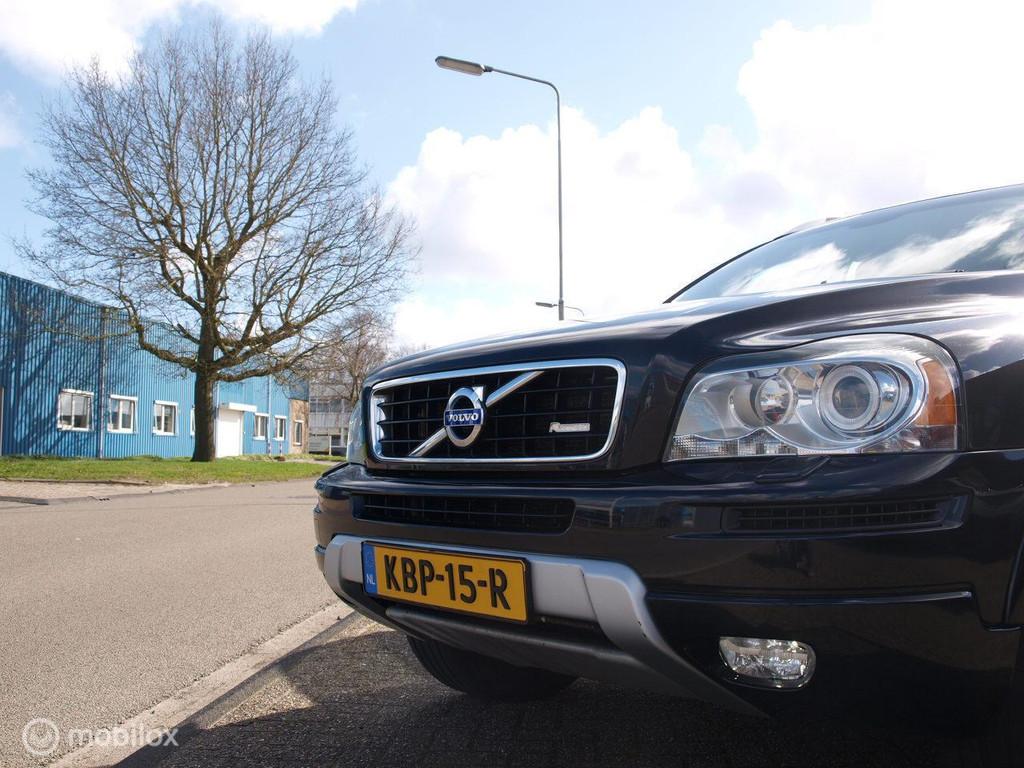 Volvo XC90 7P AWD 2.4 D5 200 Aut6 R-Design Leer Xenon Pdc 19, Auto's, Volvo, Euro 5, Gebruikt, Zwart, 7 stoelen