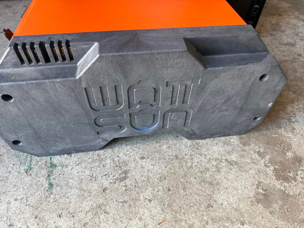 Wattsun Dock + Draagbare Power Station 2000W, Ophalen of Verzenden, Zo goed als nieuw, 10 tot 30 kVA, Overige typen