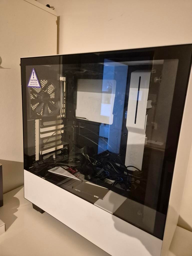 NZXT H510 PC kast met Corsair RM 750 watt  voeding, Ophalen, Nieuw