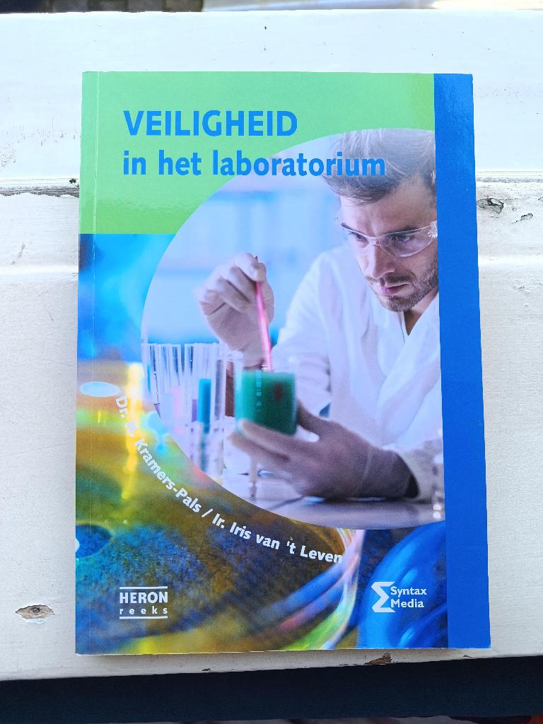 Veiligheid in het laboratorium, Zo goed als nieuw, Dr. H. Kramers-Pals, Beta, HBO