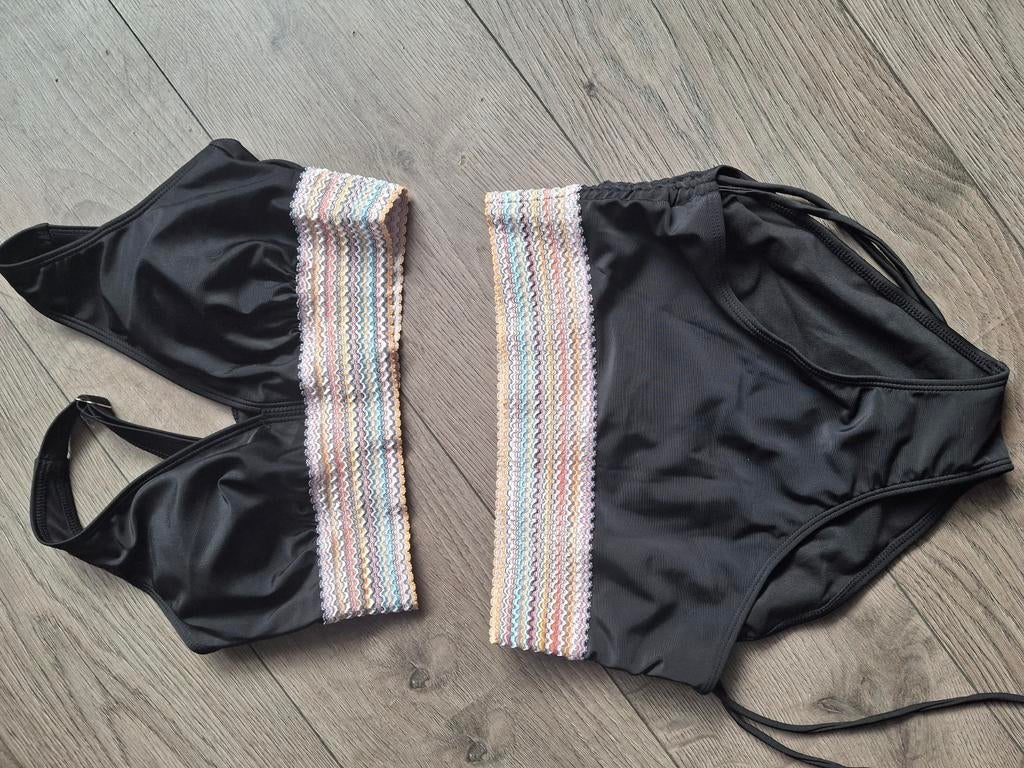 Nieuwe bikini met hoog broekje - Maat M (ook S), Ophalen of Verzenden, Nieuw, Zwart, Bikini
