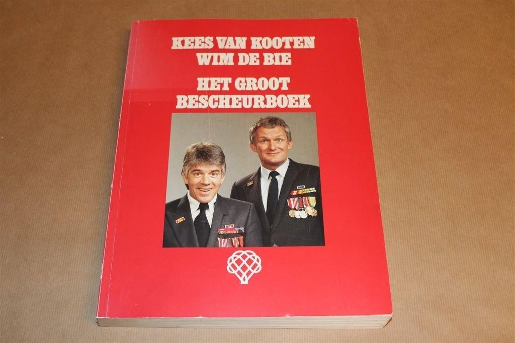 Het Groot Bescheurboek — Van Kooten & De Bie [1973-86], Boeken, Humor, Ophalen of Verzenden, Gelezen, Verhalen
