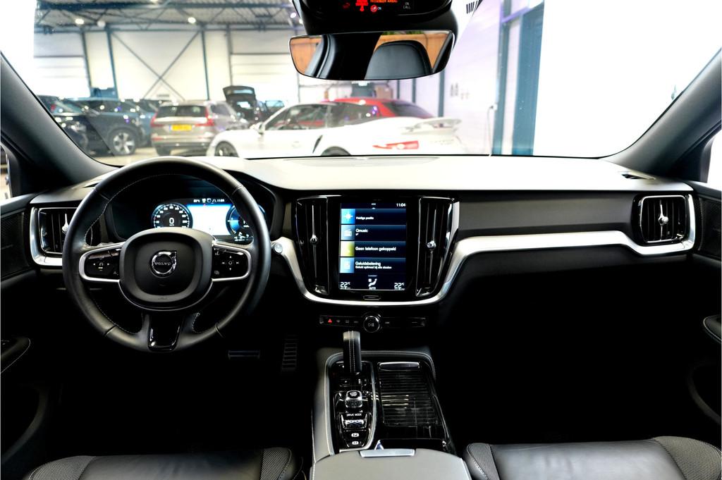 Volvo V60 2.0 T6 AWD 250kW/340pk Aut8 Recharge R-Design HARM, Automaat, Gebruikt, Leder en Stof, 340 pk