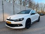 Volkswagen Scirocco 2.0 TSI / 2009 / Wit / Dynaudio / R-Line, 4 cilinders, 1984 cc, 4 stoelen, Wit