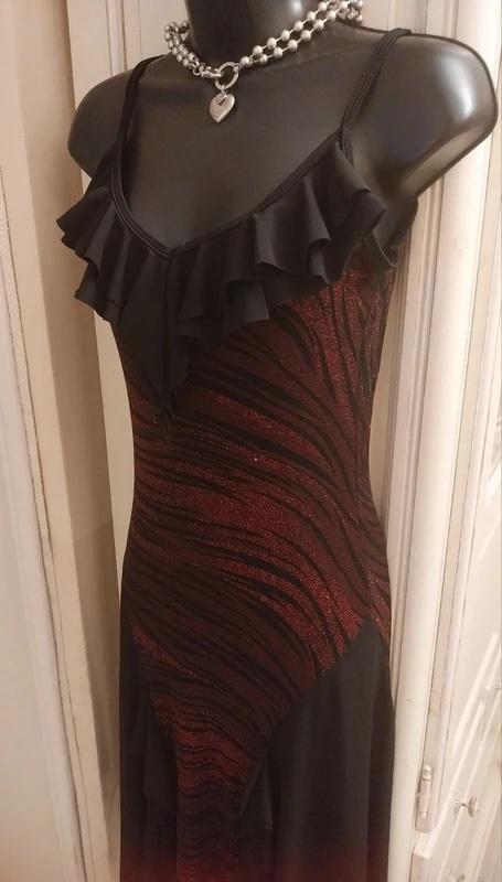 LISSA PARIS jurk maat 38/40, Kleding | Dames, Jurken, Zo goed als nieuw, Maat 38/40 (M), Rood, Onder de knie, Ophalen of Verzenden