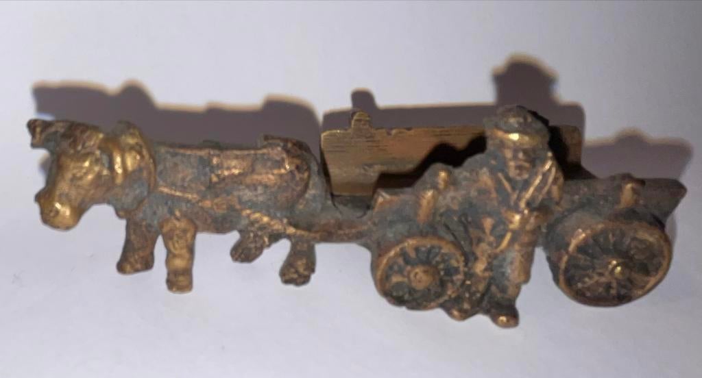 Antieke bronzen os met kar miniatuur, Antiek en Kunst, Ophalen of Verzenden