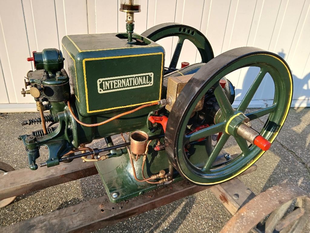 Deering stationaire motor, Ophalen, Zo goed als nieuw