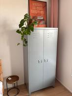 Grijze metalen lockerkast met twee deuren, Huis en Inrichting, Ophalen, Gebruikt, 50 tot 100 cm, Metaal