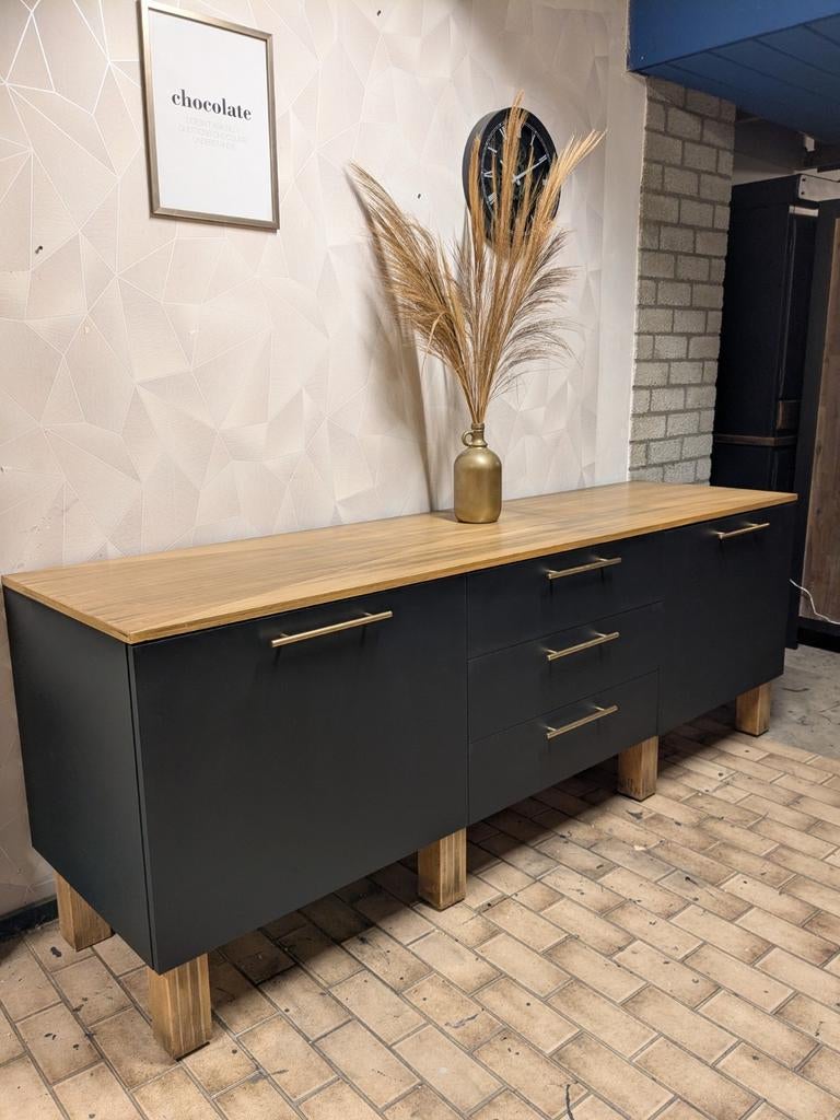 Laag dressoir/groot tv meubel, Ophalen, Eikenhout, Zo goed als nieuw, 200 cm of meer