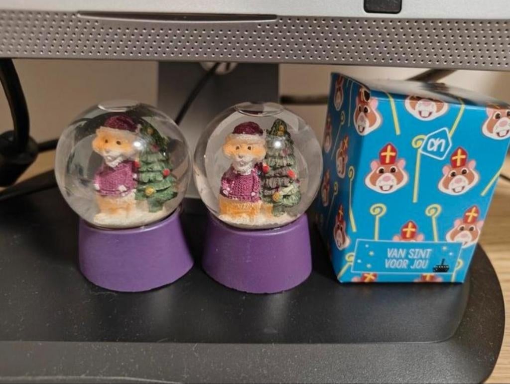 NIEUW: Albert Heijn hamster met kerstboom sneeuwbal schudbol, Ophalen of Verzenden, Nieuw