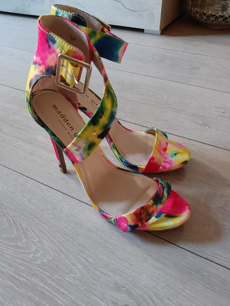 Steve Madden Hoge Hakken Maat 39 - Nieuw met Enkelbandje, Kleding | Dames, Schoenen, Overige kleuren, Steve Madden, Nieuw, Ophalen of Verzenden