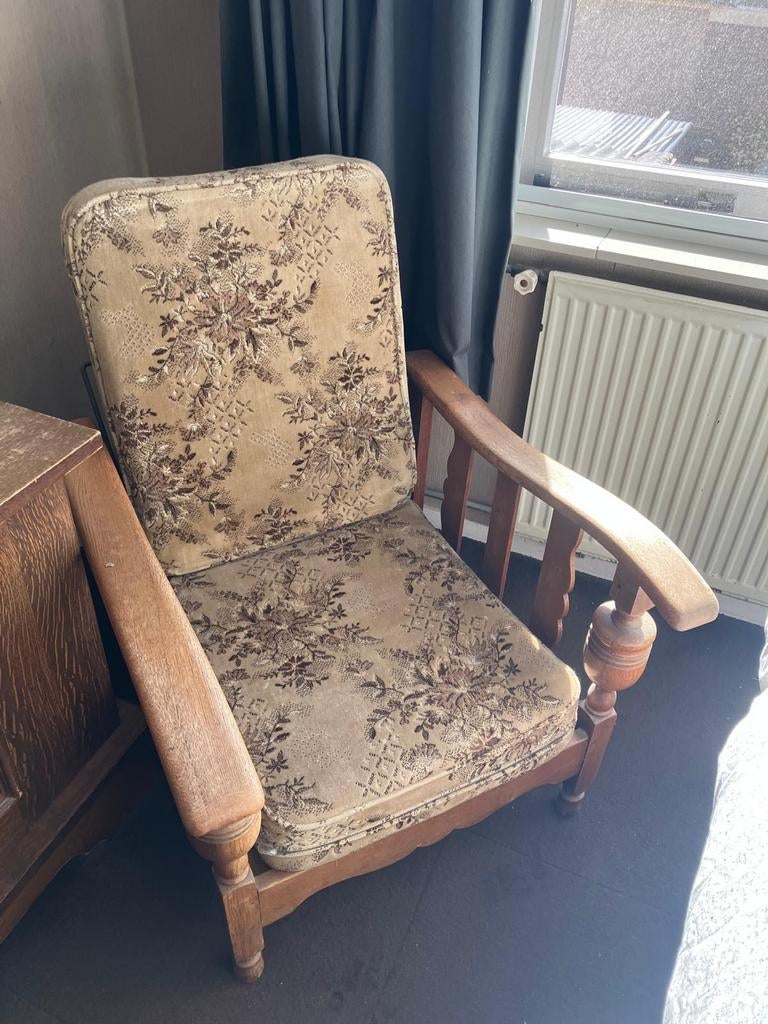Antieke rookstoel met bloemenpatroon, Antiek en Kunst, Antiek | Meubels | Stoelen en Banken, Ophalen