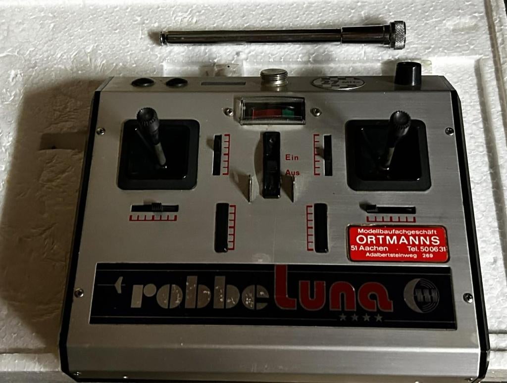 Radiobesturing modelbouw vliegtuig, Hobby en Vrije tijd, Modelbouw | Radiografisch | Vliegtuigen, Verzenden, Zo goed als nieuw