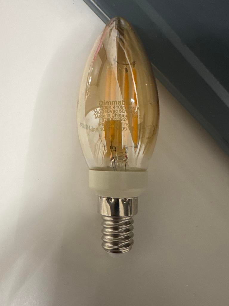 Philips Dimbare LED Kaarslamp E14 5W 2500K 410lm, Ophalen of Verzenden, Zo goed als nieuw