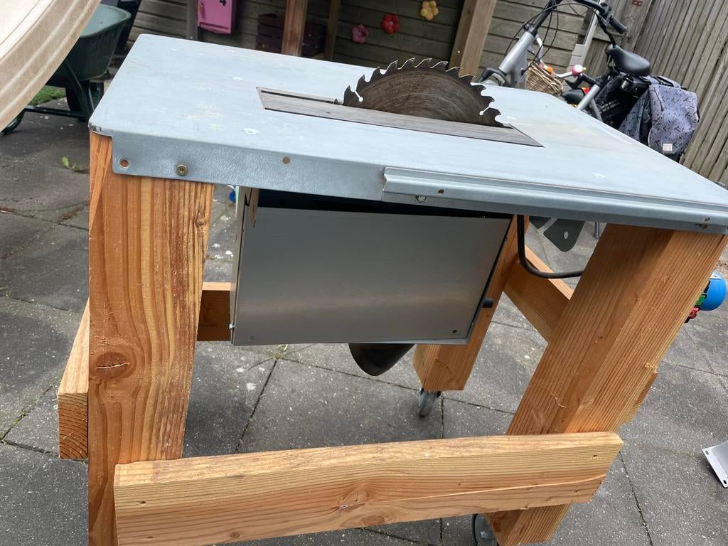 Zaagtafel met wielen, Ophalen, Zo goed als nieuw, Cirkelzaag