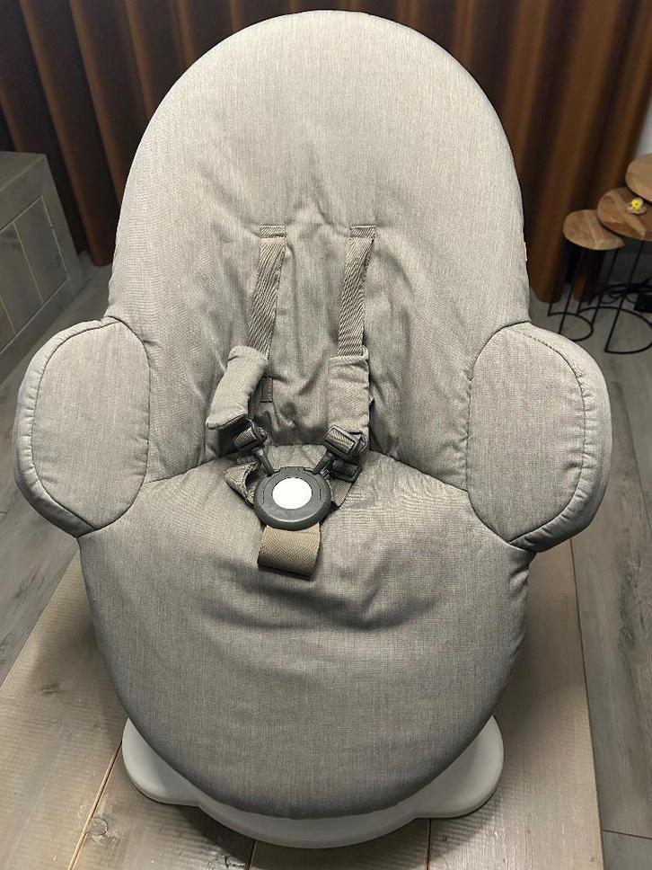 Kinderstoel en wipper Stokke Steps complete set, Kinderen en Baby's, Kinderstoelen, Gebruikt, Meegroeistoel, Aanschuifbaar, Afneembaar eetblad