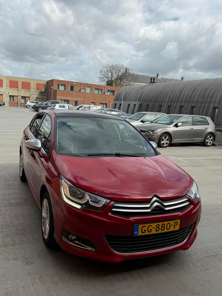 Citroën C4 1.2 E-thp 96KW 2015 Rood, Auto's, 1550 kg, 1199 cc, Origineel Nederlands, 3 cilinders