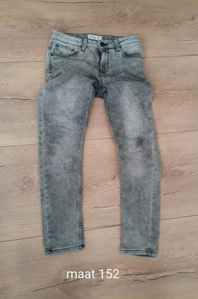 Grijze spijkerbroek maat 152, Kinderen en Baby's, Kinderkleding | Maat 128, Ophalen of Verzenden, Zo goed als nieuw, Jongen, Broek