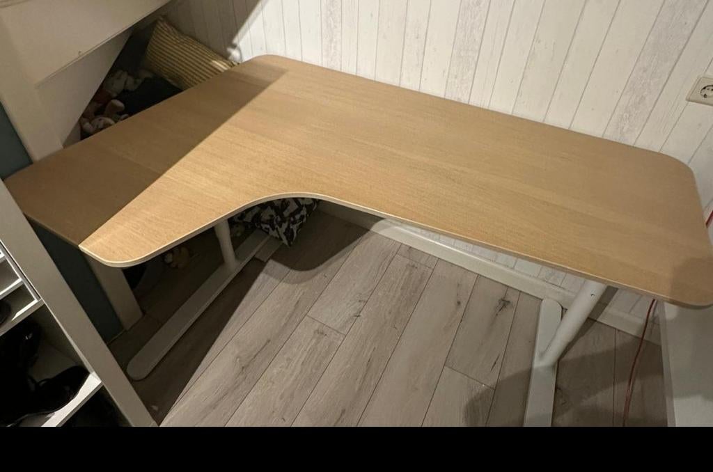IKEA Bekant Hoekbureau met kabelnet, Huis en Inrichting, Ophalen, 160 cm, Hoekbureau, Zo goed als nieuw