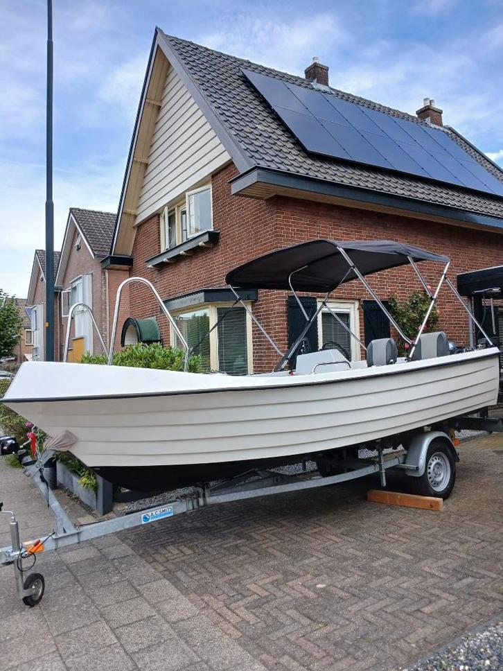 Consoleboot, Watersport en Boten, Vis- en Consoleboten, Gebruikt, Tot 10 pk, 3 tot 6 meter, Benzine, Buitenboordmotor, Polyester