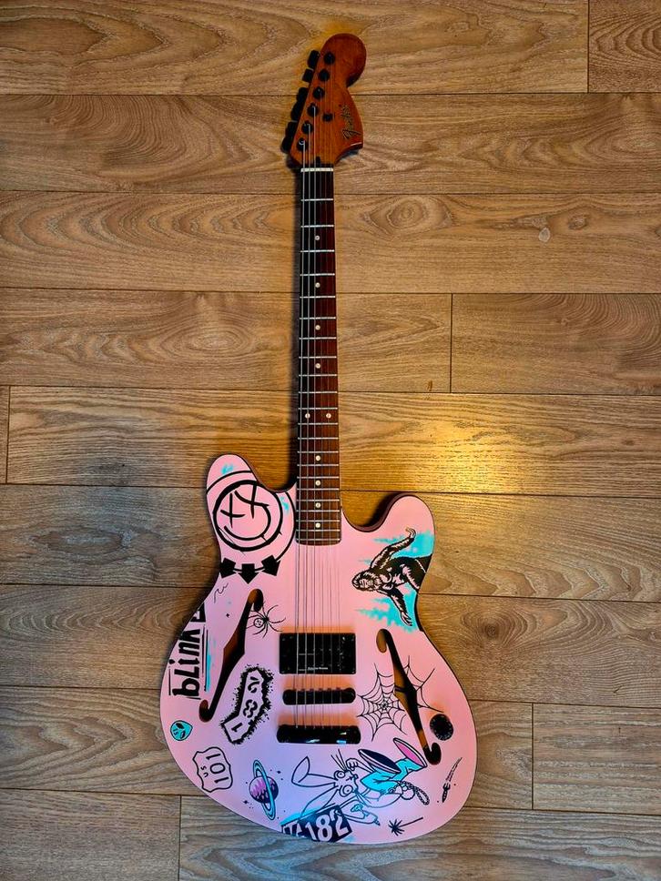 Fender Tom Delonge Starcaster, Muziek en Instrumenten, Snaarinstrumenten | Gitaren | Elektrisch, Zo goed als nieuw, Solid body